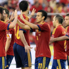 Mata, Villa, Busquets, Pedro, Iniesta y Jordi Alba celebran uno de los goles conseguidos por España ante Panamá.