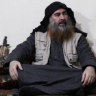 Imagen del vídeo distribuido por el Estado Islámico en que se ve de nuevo a El Baghdadi.