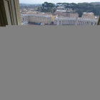 El Papa durante el rezo de su último Ángelus desde su apartamento.