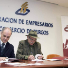 Rafael Pizarro, presidente de Avecal y Eudald Carbonell Roura, en la firma.