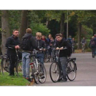 Seis heridos y 20 detenidos en un cumpleaños que se convirtió en una concentración masiva, en Haren (Holanda).