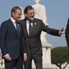 Mariano Rajoy, segundo por la derecha, a su llegada a la Cumbre de Roma.
