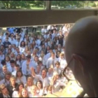 Profesor Ben Ellis de Nashville recibiendo el homenaje de su alumnos.