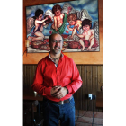 José Sahagún Lescún en el comedor del restauranteLa Cantina del Paraíso.