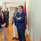 Javier Maroto, el martes, junto a Alfonso Fernández Mañueco. R. GARCÍA