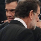 Mariano Rajoy y Pedro Sánchez en la entrega del premio Cervantes en Alcalá de Henares.