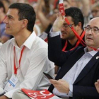 Pedro Sánchez junto a Miquel Iceta y Carme Chacón en el Congreso Extraordinario del PSC.