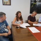 Momento de la firma del convenio.