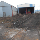 Línea ferroviaria e instalaciones de la antigua estación de Cubillos del Sil. DL