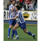 Rubén y Pereira festejan el penalti forzado por éste contra el Zamora