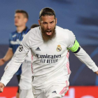 Sergio Ramos transformó el segundo tanto del Real Madrid desde los once metros tras un penalti que le hicieron a Vinicius. J. MARTÍN