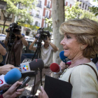 Aguirre realiza declaraciones a su salida de la sede del PP.