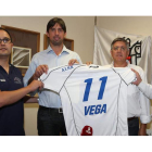 Vega fue presentado en las oficinas de Gasóleos Paso Honroso en León. Estuvo acompañado además del presidente Tano Franco y el entrenador Dani Gordo.
