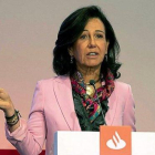La presidenta del Banco Santander Ana Patricia Botin durante su intervencion en el  Investor Day  en Londres el 3 de abril.