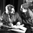 Dos actores de la compañía Rayuela, en una representación anterior