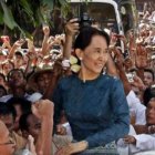 Suu Kyi, a su llegada a la sede de su partido.