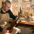 El luthier Roberto Jardón Rico impartirá dos ponencias los días 23 y 24 de julio.