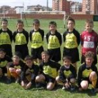 Formación del equipo benjamín del Polideportivo Loyola