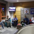 El silencio invadía el ambiente en la sede popular. JESÚS F. SALVADORES