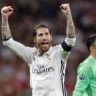 Sergio Ramos celebra el pase del Madrid a las semifinales de la Champions.