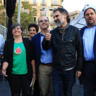 Pisarello, Boya, Subirà, Turull, Cuixart y Junqueras durante el acto de ‘Universitats per la República’ a favor del referéndum en Barcelona.