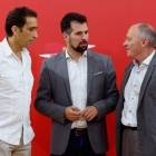 El secretario general del PSCyL, Luis Tudanca, con los secretarios generales de CC OO Vicente Andrés (izquierda) y UGT  Faustino Temprano (derecha).