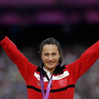 La atleta turca Asli Cakir Alptekin, tras ganar el oro olímpico de la prueba de 1.500 metros en Londres 2012.