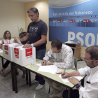 La militancia socialista leonesa vuelve a estas convocada a las urnas por las primarias