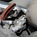 El nuevo fragmento hallado en La Reunión del avión del vuelo MH370 de Malaysia Airlines.