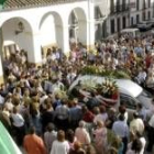 Alrededor de 500 personas asistieron al entierro de Alfonsa M.R.