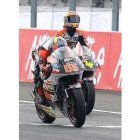 El japonés Takahashi supera en la meta a su compañero Dovizioso