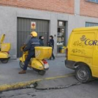 Una imagen tomada ayer de los bajos de las instalaciones de la oficina de Correos en Ponferrada