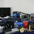 Parte del material incautado por la policía en la operación contra los asaltantes rumanos