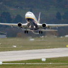 Un avión de Ryanair despega en Alemania. RONALD WITTEK