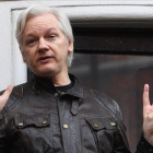 Julian Assange en la embajada de Ecuador en Londres.