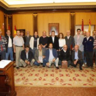 Fernández, Picallo y los representantes de los 12 clubes.