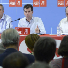 Tudanca y parte de su equipo, ayer, en la reunión.