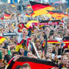 Aficionados alemanes, durante el partido que enfrentó a Alemania con Ghana (2-2), el pasado día 21.