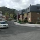 Vista del nuevo aspecto que presenta la remozada calle del Capitán Lozano en La Pola de Gordón