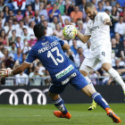 Benzema remata de cabeza un pase de Isco que supuso el 1-0 para el Real Madrid.