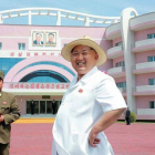 El líder norcoreano Kim Jong-Un en una visita al orfanato Wonsan en Corea del Norte.