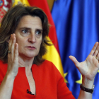 La vicepresidenta cuarta del Gobierno y responsable de la desescalada, Teresa Ribera. EFE / J. GUILLÉN