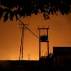 Una torre de alta tensión explotó y varias zonas de la ciudad se quedaron sin suministro eléctrico