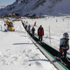 El esquí, uno de los reclamos que atrae visitantes en invierno a León.