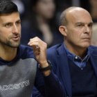Djokovic, de espectador, en un reciente partido de la NBA.