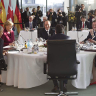 Rajoy, junto a la canciller alemana; el presidente francés; los primeros ministros del Reino Unido e Italia y el presidente de EE UU. K.N.