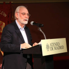 Juan Pedro Aparicio presentó su ensayo y reivindicó el sitio honorable que le corresponde a León dentro de España. BENITO ORDÓÑEZ