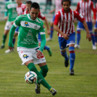 Roberto Puente formará la dupla ofensiva con Borjas ante el equipo burgalés