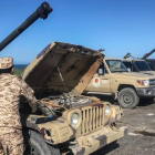 Fuerzas leales al Gobierno de Unidad Nacional, que apoya la ONU, llegan a un suburbio de Trípoli para hacer frente a la ofensiva del mariscal Hafter.