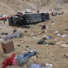 Los cadáveres quedaron diseminados a lo largo del trazado que siguió el autobús siniestrado